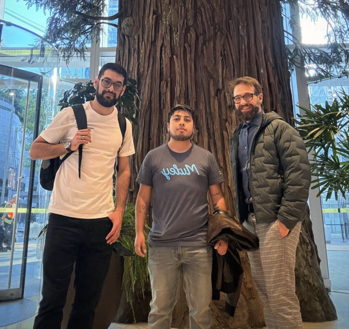 Equipo Vantegrate junto al árbol en Salesforce Tower, San Francisco